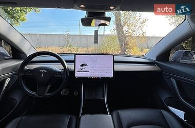Седан Tesla Model 3 2017 в Києві