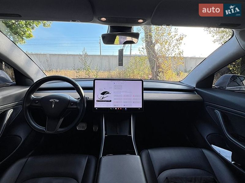 Седан Tesla Model 3 2017 в Києві