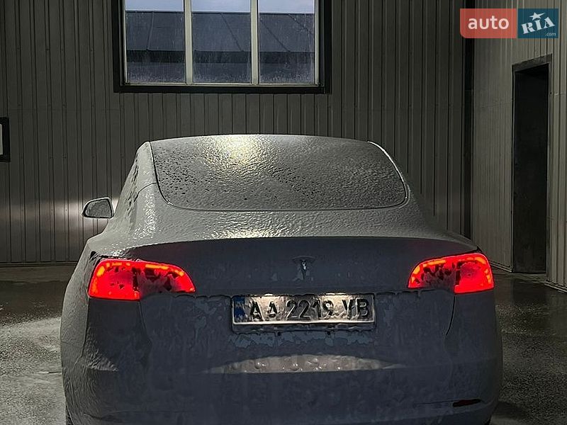 Седан Tesla Model 3 2017 в Києві
