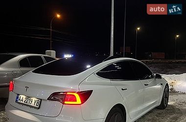 Седан Tesla Model 3 2017 в Києві