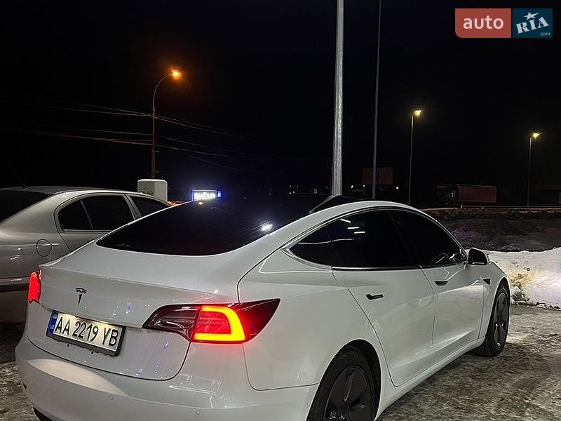 Седан Tesla Model 3 2017 в Києві