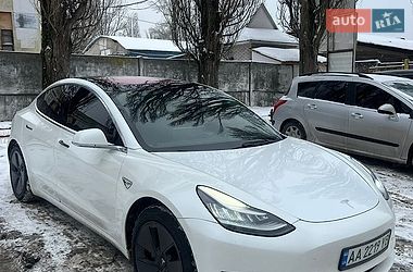 Седан Tesla Model 3 2017 в Києві