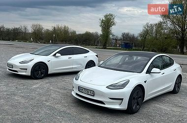 Седан Tesla Model 3 2017 в Києві