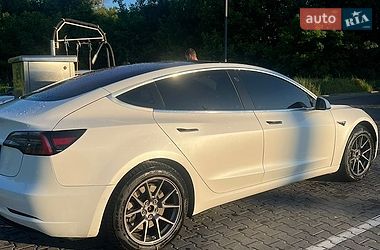 Седан Tesla Model 3 2017 в Києві