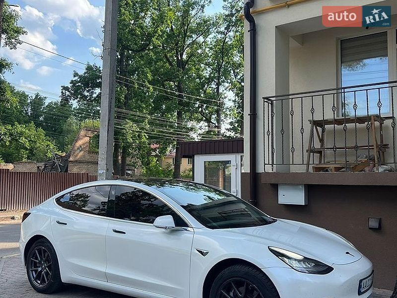 Седан Tesla Model 3 2017 в Києві