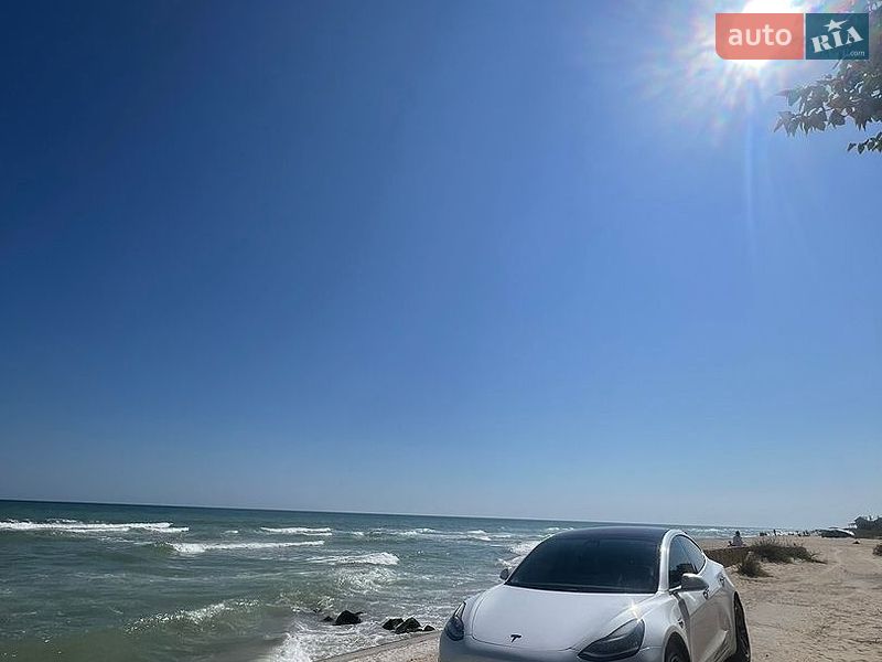 Седан Tesla Model 3 2017 в Києві