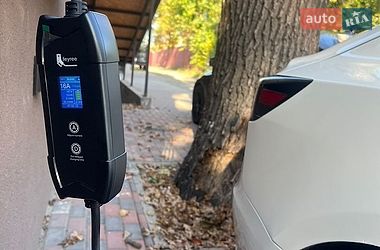 Седан Tesla Model 3 2017 в Києві