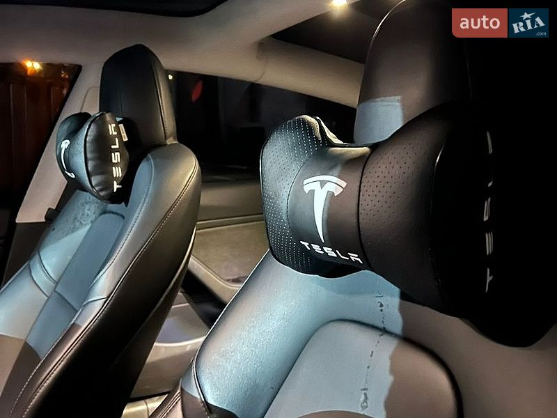 Седан Tesla Model 3 2017 в Києві