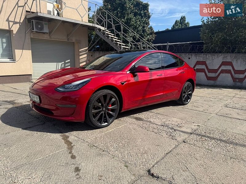 Седан Tesla Model 3 2020 в Дніпрі