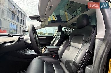 Седан Tesla Model 3 2022 в Львове