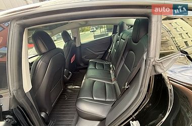 Седан Tesla Model 3 2022 в Львове