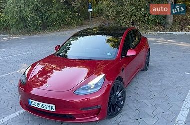 Седан Tesla Model 3 2022 в Тернополе