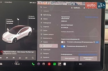 Седан Tesla Model 3 2018 в Борисполі
