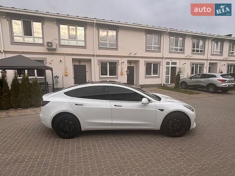 Седан Tesla Model 3 2018 в Борисполі