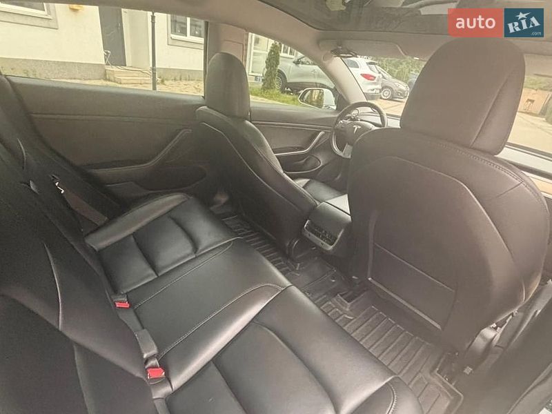 Седан Tesla Model 3 2018 в Борисполі