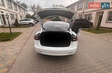 Седан Tesla Model 3 2018 в Борисполі