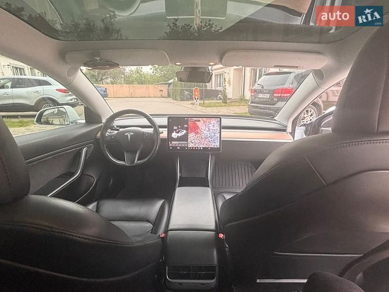 Седан Tesla Model 3 2018 в Борисполі