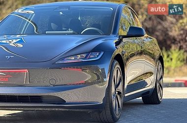 Седан Tesla Model 3 2024 в Тернополі
