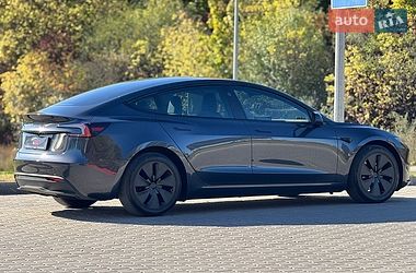 Седан Tesla Model 3 2024 в Тернополі