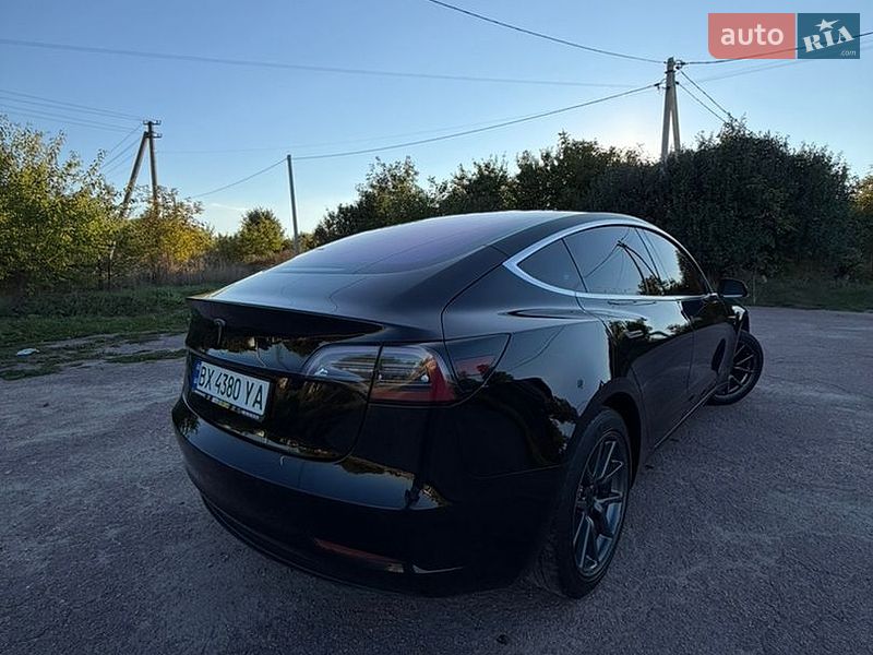 Седан Tesla Model 3 2019 в Бердичеве