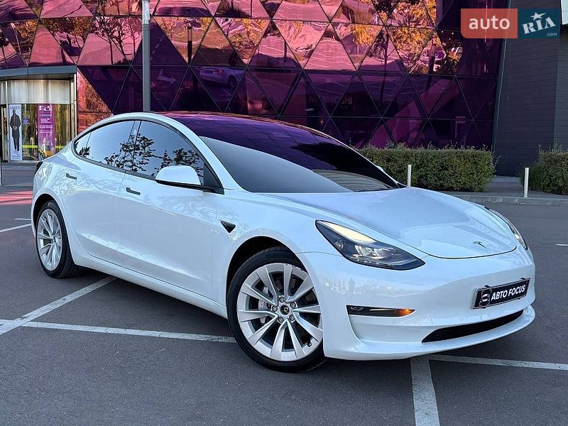Tesla Model 3 2022