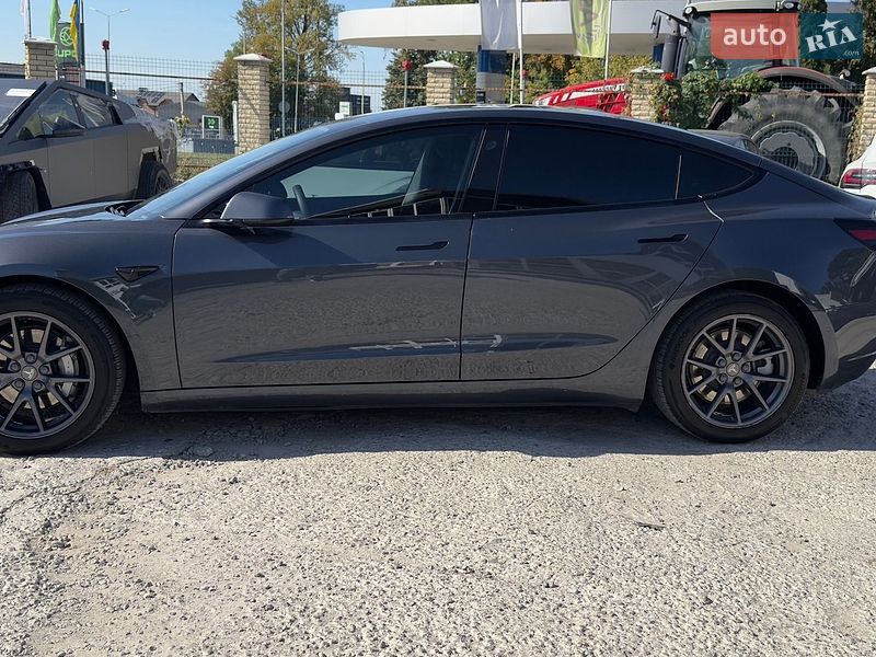 Седан Tesla Model 3 2021 в Вінниці