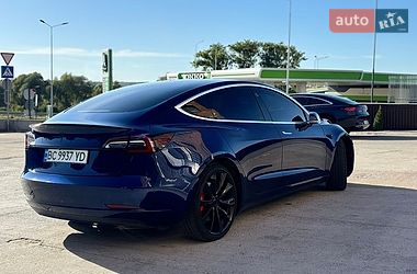 Седан Tesla Model 3 2019 в Львові