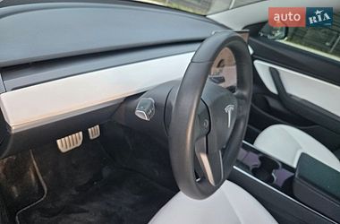 Седан Tesla Model 3 2020 в Львове