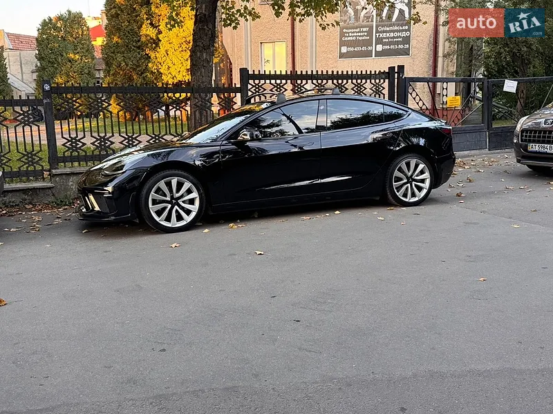 Tesla Model 3 2020