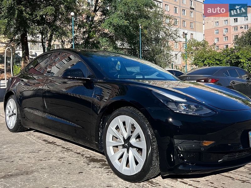 Седан Tesla Model 3 2021 в Запоріжжі