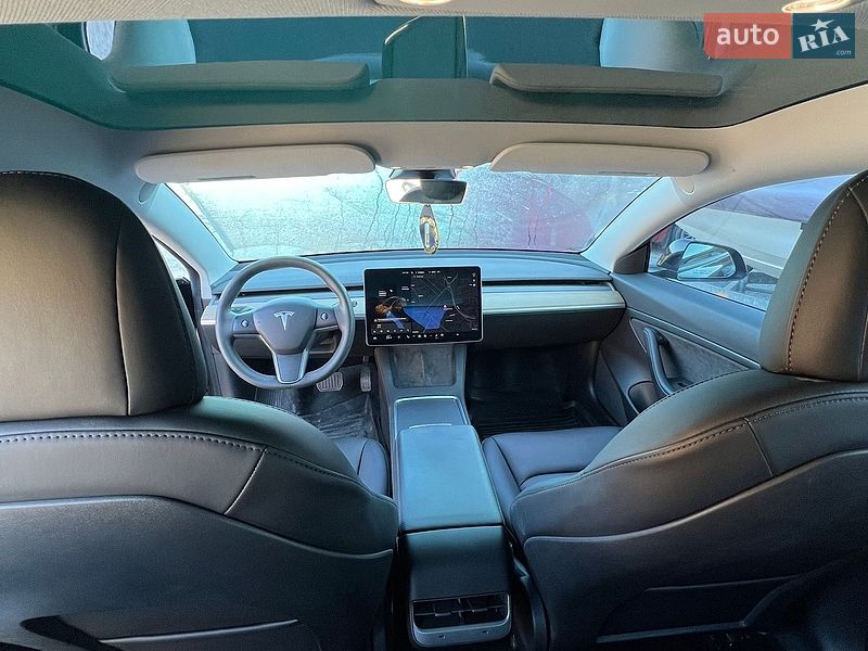 Седан Tesla Model 3 2021 в Запоріжжі