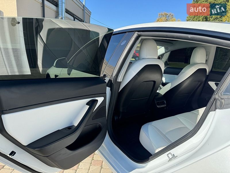 Седан Tesla Model 3 2019 в Черновцах фото 18 Седан Tesla Model 3 2019 в Черновцах
