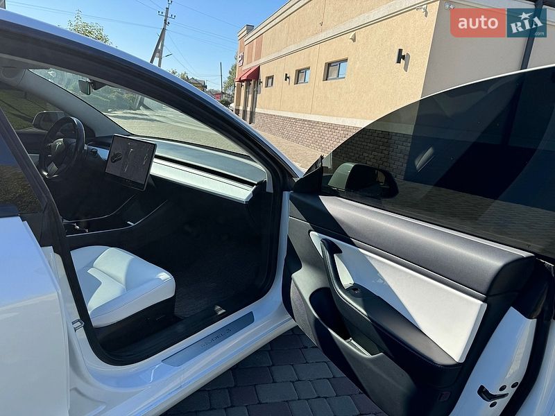 Седан Tesla Model 3 2019 в Черновцах фото 22 Седан Tesla Model 3 2019 в Черновцах