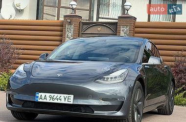 Седан Tesla Model 3 2019 в Борисполі
