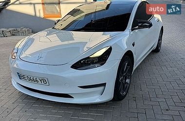 Седан Tesla Model 3 2023 в Первомайську
