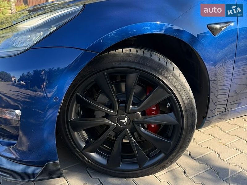 Седан Tesla Model 3 2019 в Луцьку