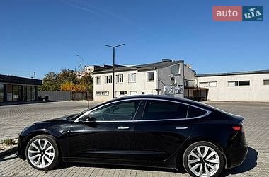 Седан Tesla Model 3 2019 в Ужгороде