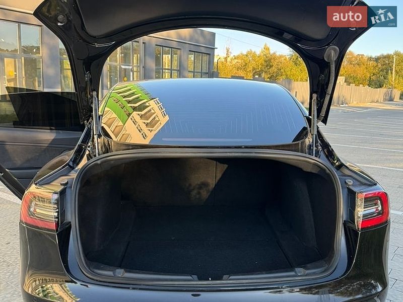 Седан Tesla Model 3 2018 в Львове фото 20 Седан Tesla Model 3 2018 в Львове