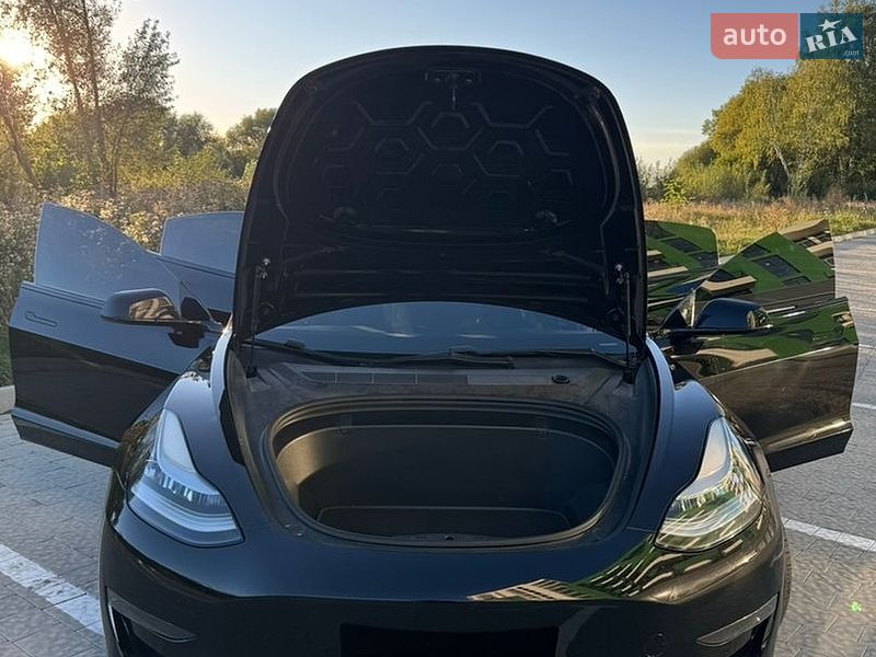 Седан Tesla Model 3 2018 в Львове фото 23 Седан Tesla Model 3 2018 в Львове
