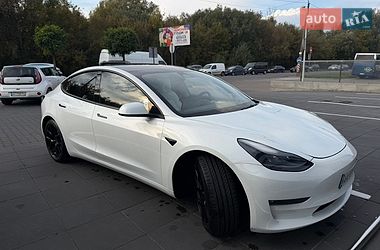 Седан Tesla Model 3 2022 в Києві