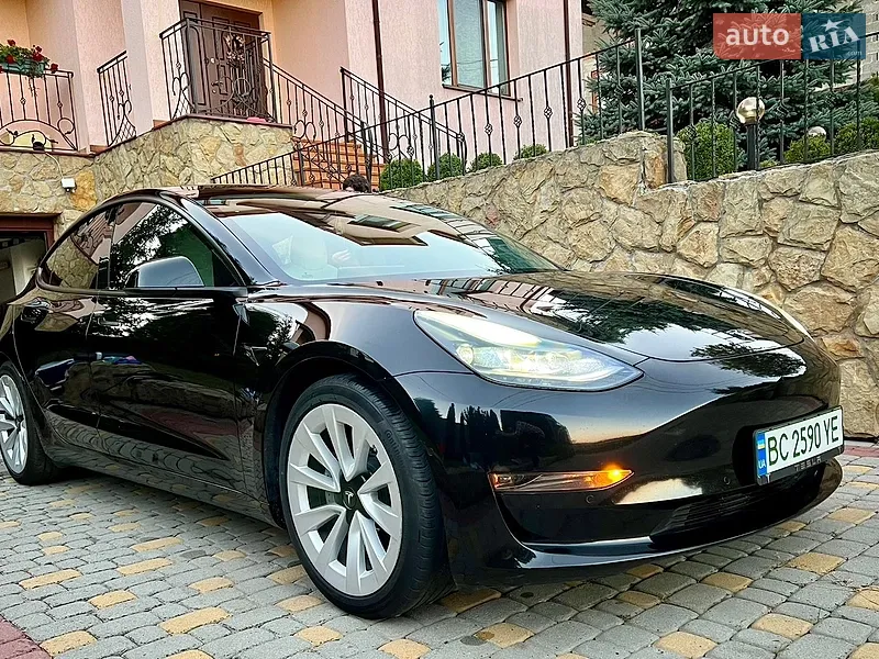 Tesla Model 3 2021