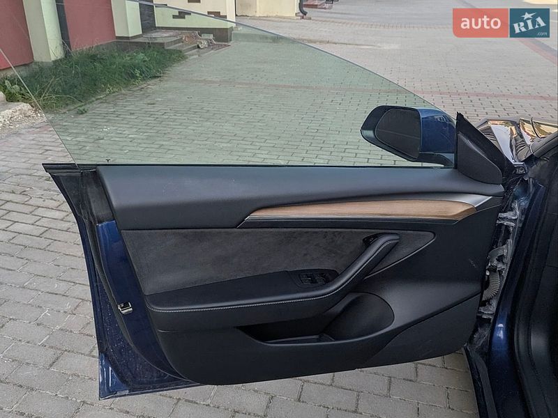 Седан Tesla Model 3 2023 в Тернополе фото 18 Седан Tesla Model 3 2023 в Тернополе