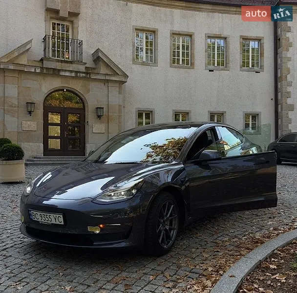 Tesla Model 3 2021