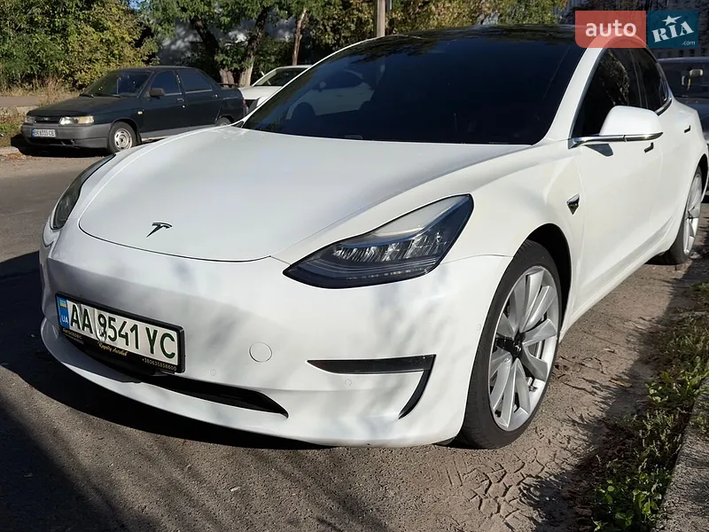 Tesla Model 3 2019