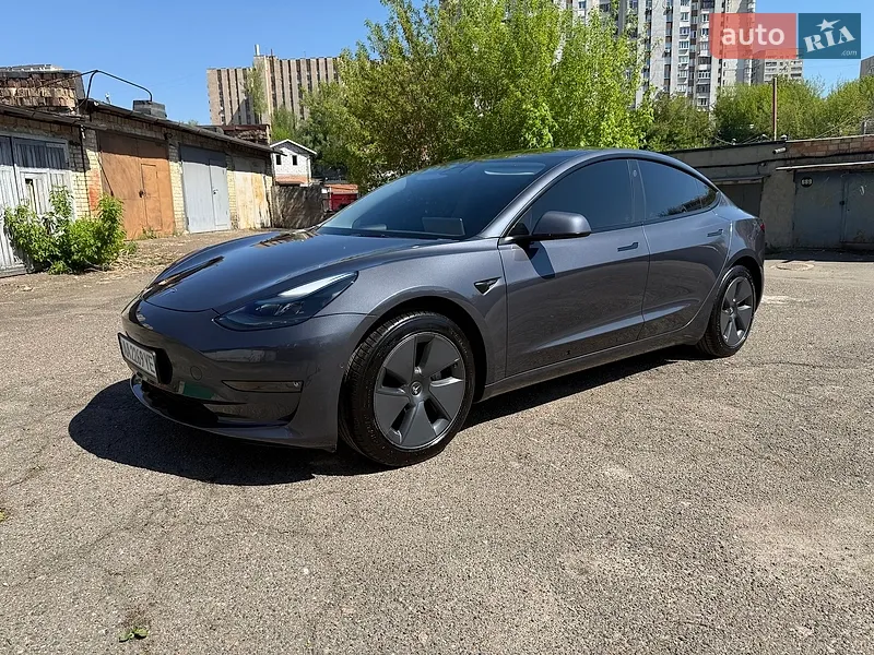 Tesla Model 3 2022