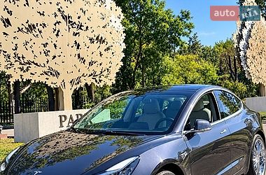 Седан Tesla Model 3 2019 в Одесі