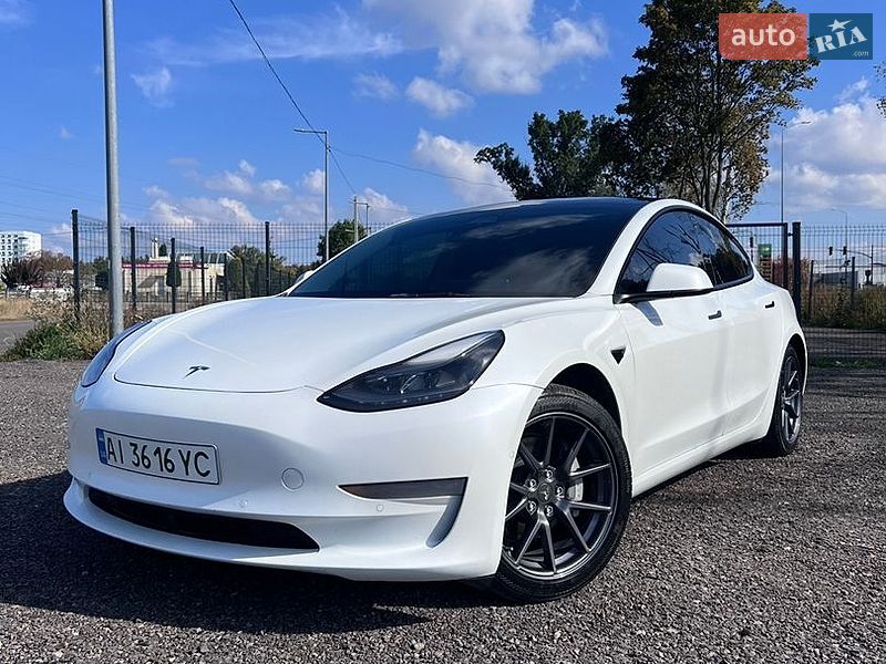 Tesla Model 3 2022