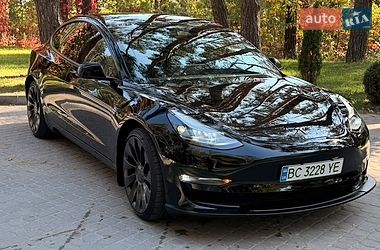 Седан Tesla Model 3 2023 в Львове