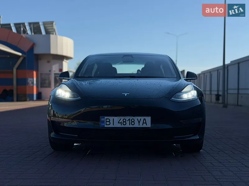 Tesla Model 3 2020