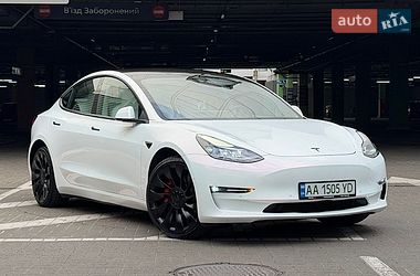 Седан Tesla Model 3 2021 в Києві